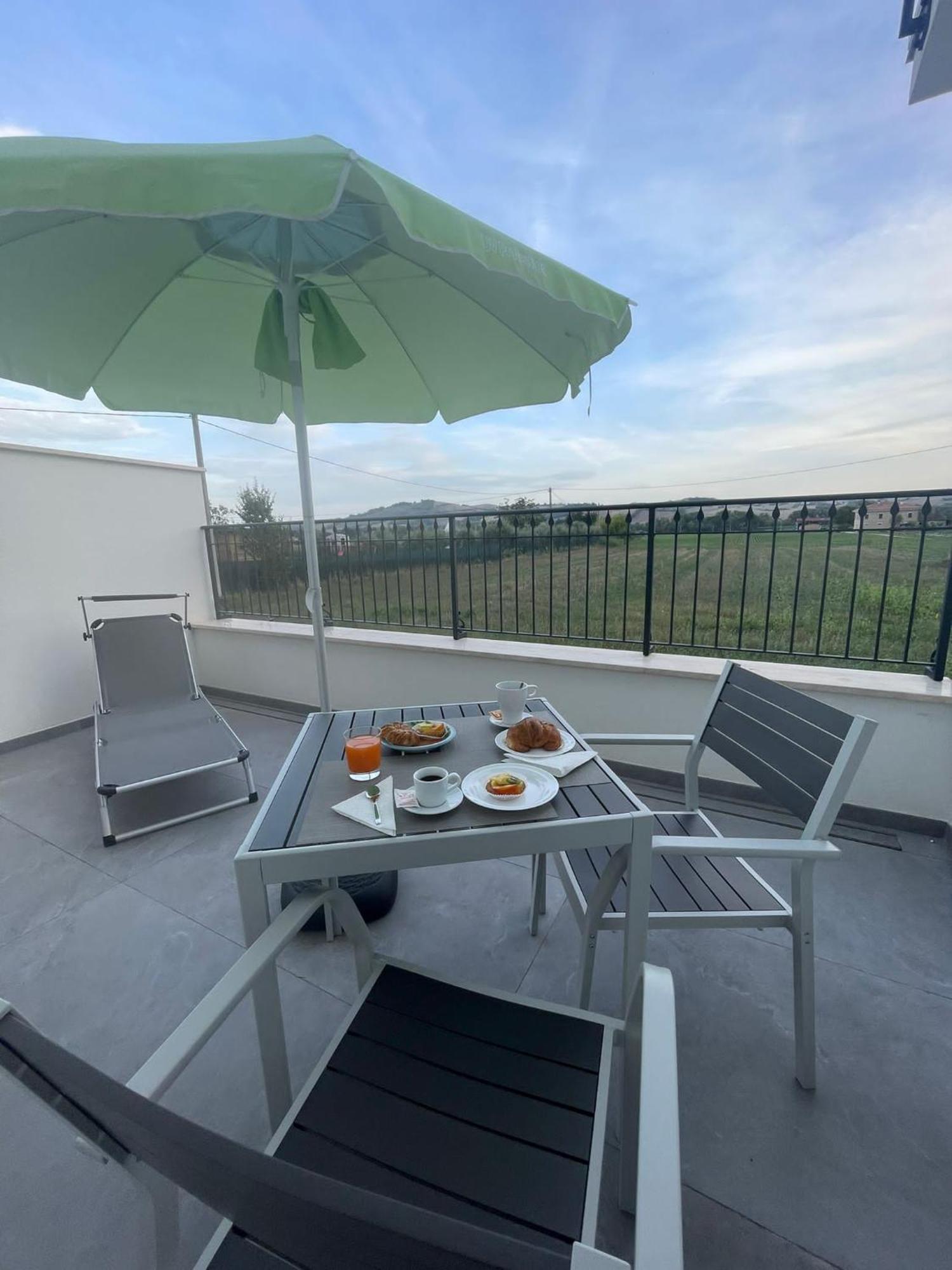 Otium Rooms / Camere E Appartamenti Morrovalle Eksteriør billede