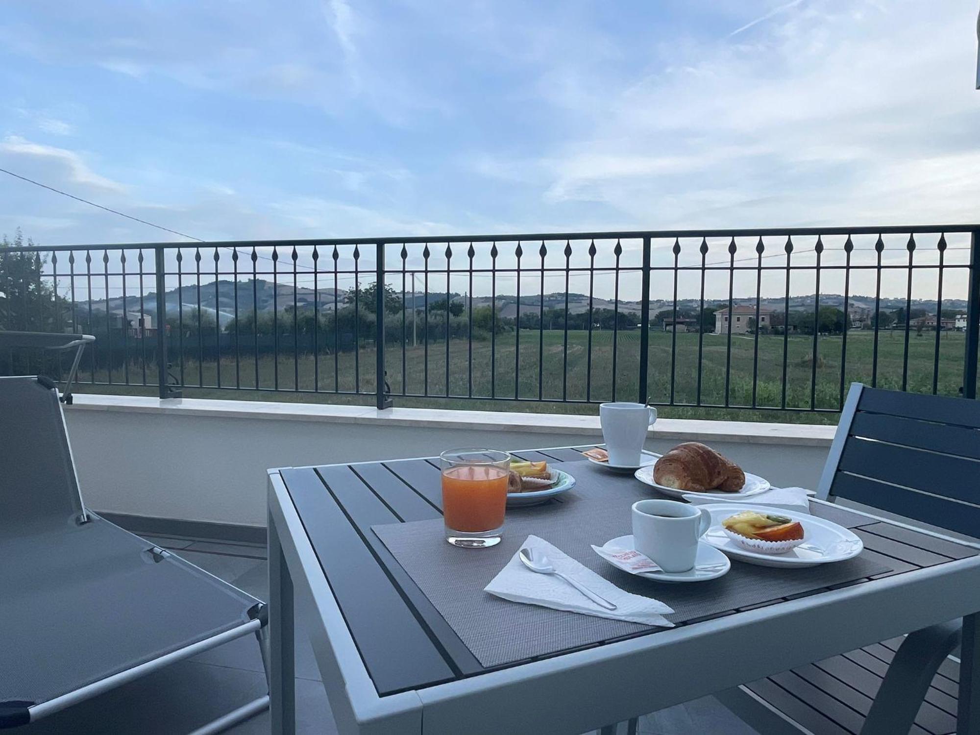 Otium Rooms / Camere E Appartamenti Morrovalle Eksteriør billede